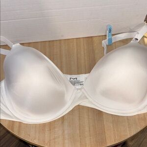 NWT 42 C Maidenform Classic Smooth Molded underwire Bra - White